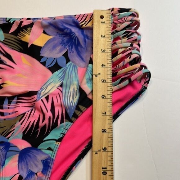 Hollister women’s two piece bathing suit. Tropical print. L/M - Picture 11 of 13
